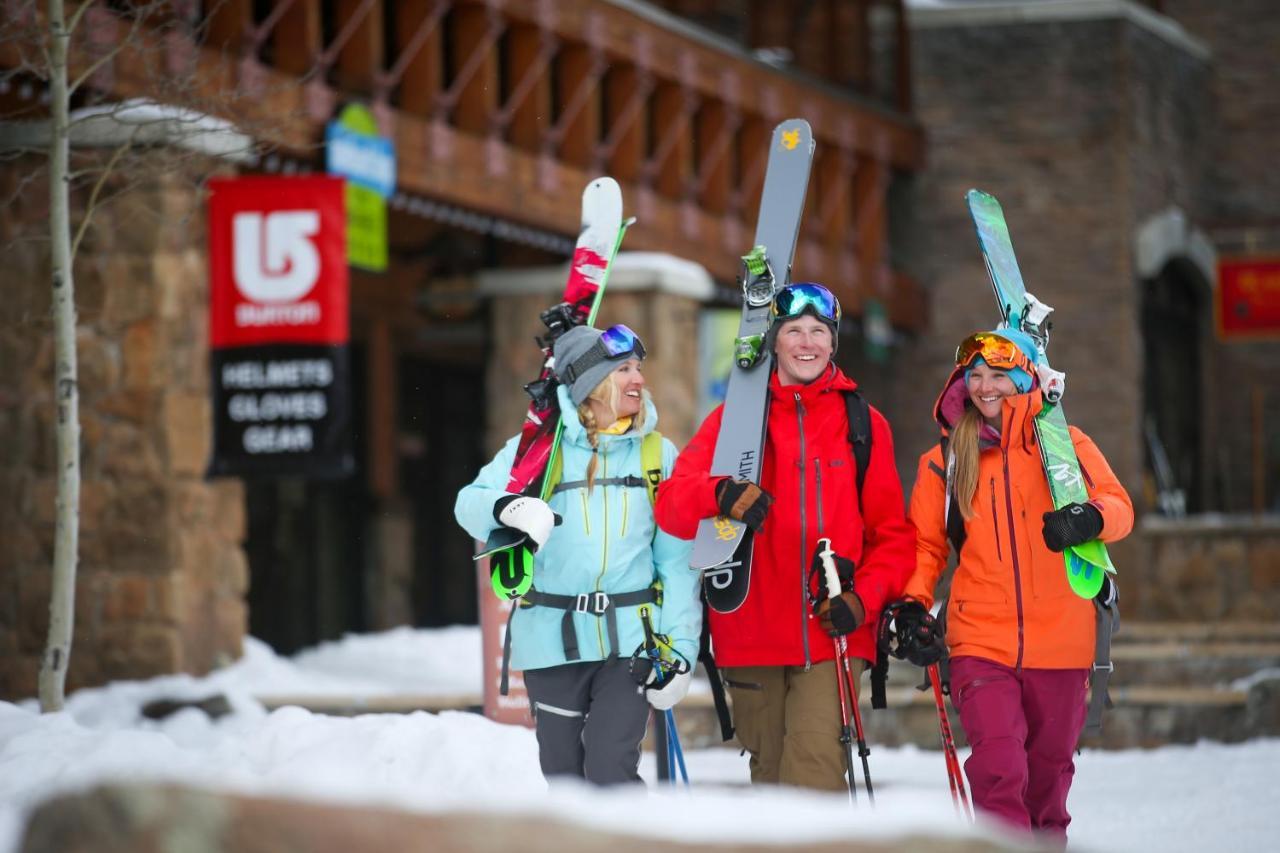 Big Sky Resort Village Center Eksteriør billede